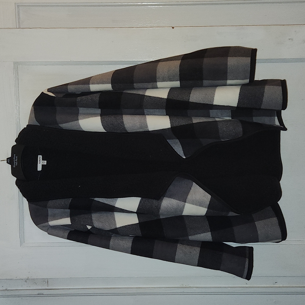 Cute blk & white jacket reposh